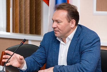 Увлекательный диалог состоялся в стенах Дома Советов